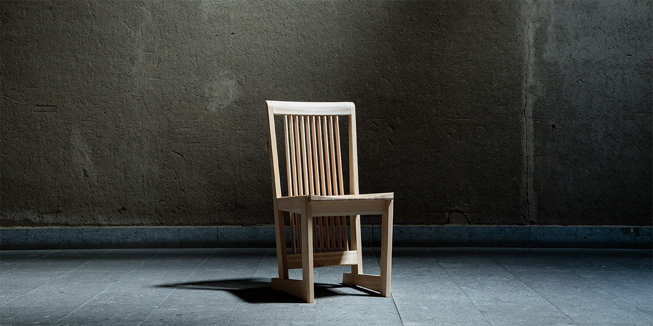 西川材ヒノキで作られた椅子